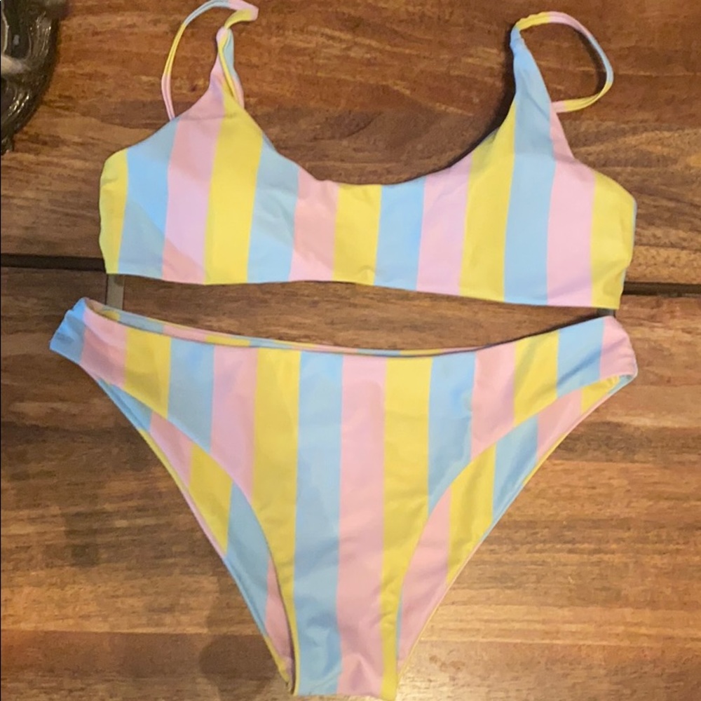 Multi color swim suit